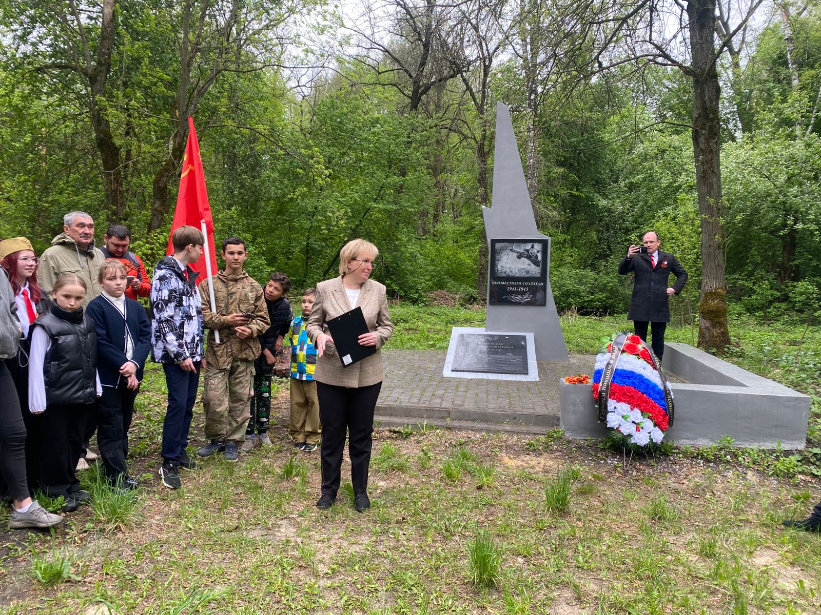 Митинг у могилы Неизвестного солдата в Крюковском лесу.